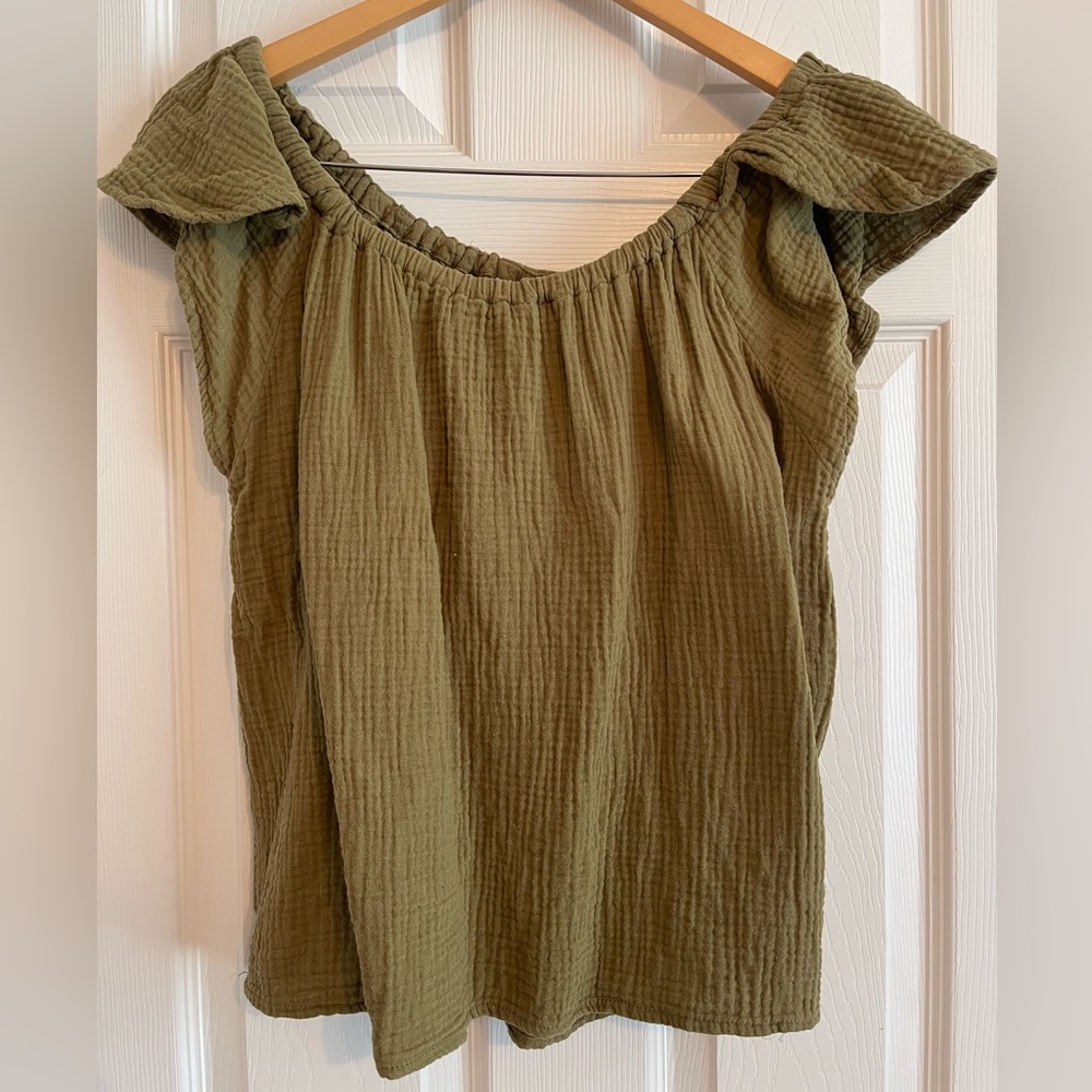 Cynthia Rowley Olive Green Gauze Top. Size Small